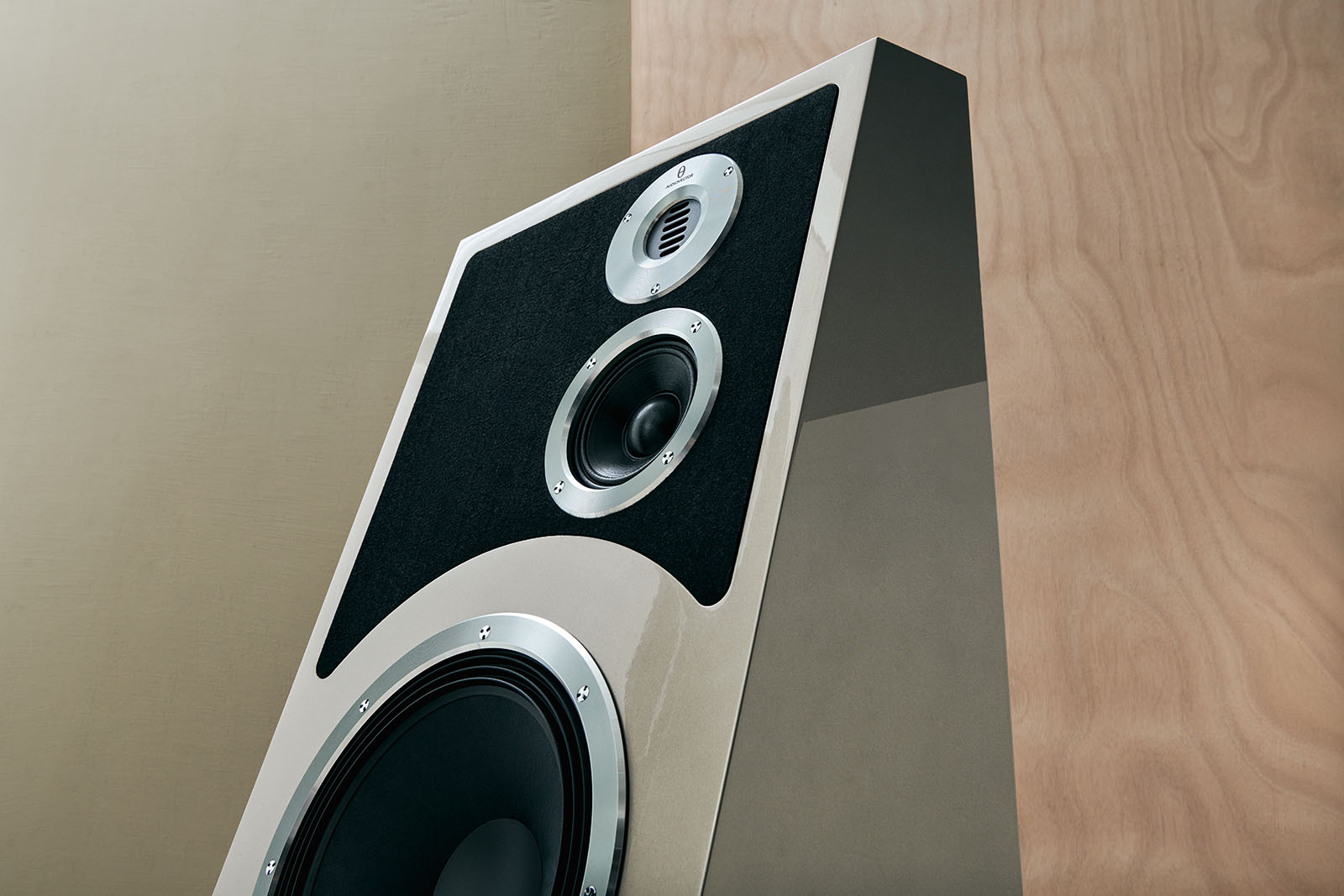 Audiovector Trapeze